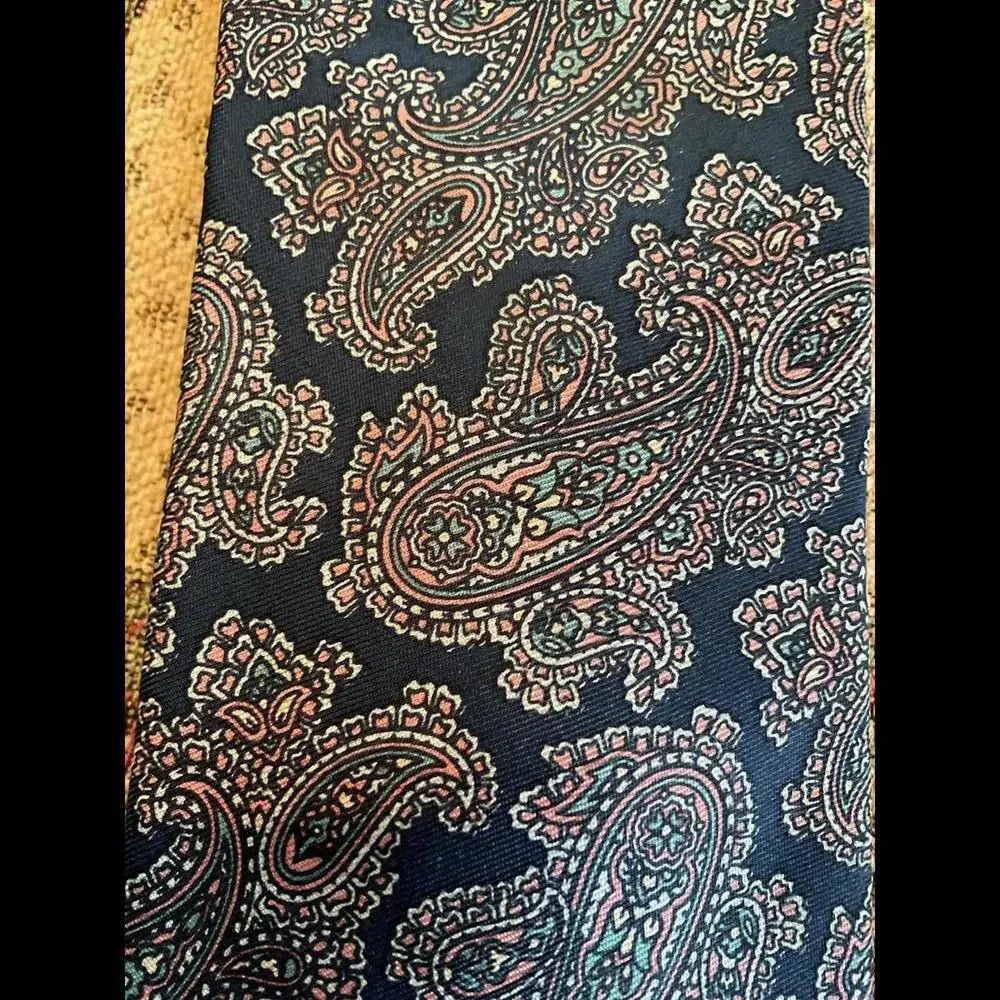 Brooks Brothers Navy Paisley Silk Tie